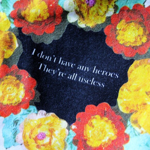 BNWT SS21 UNDERCOVER ROSES TSHIRT 1 & 4 - Picture 8 of 14